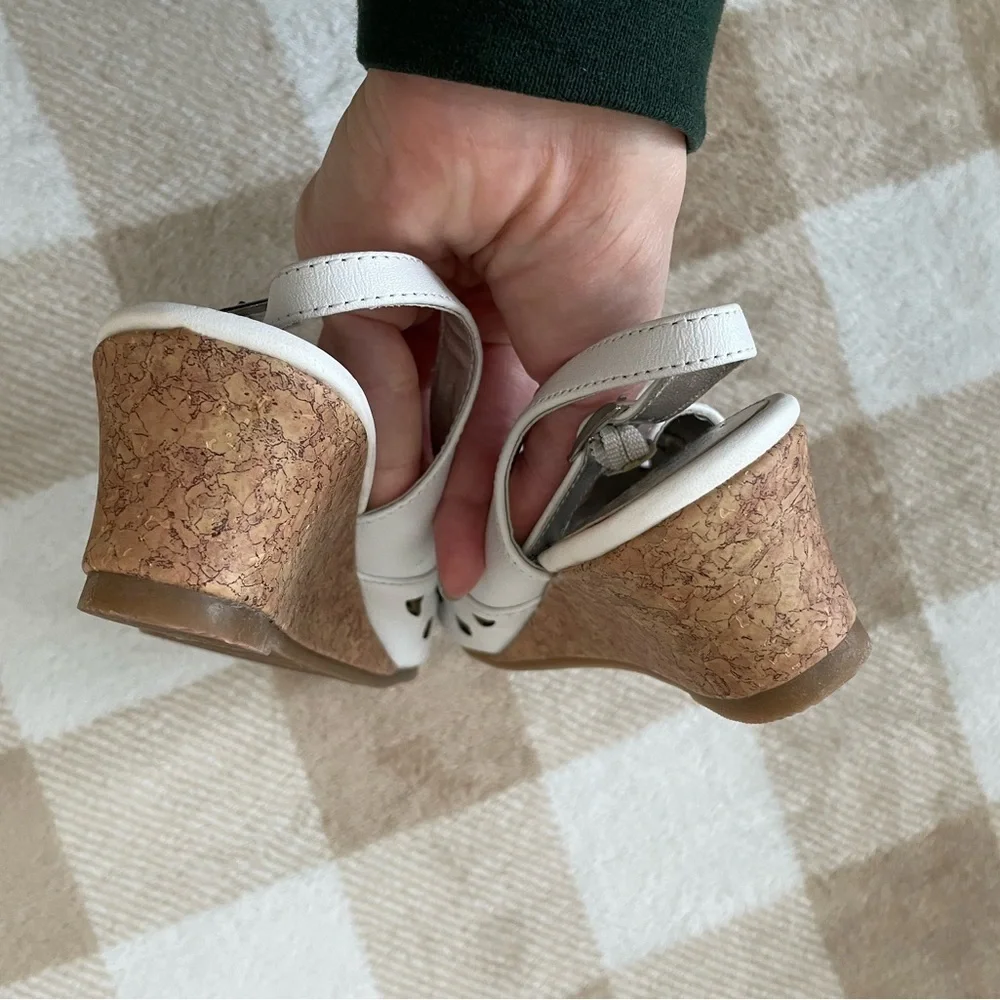 Limited Too NWT White Peep Toe Sandals size 3 Girls Wedges